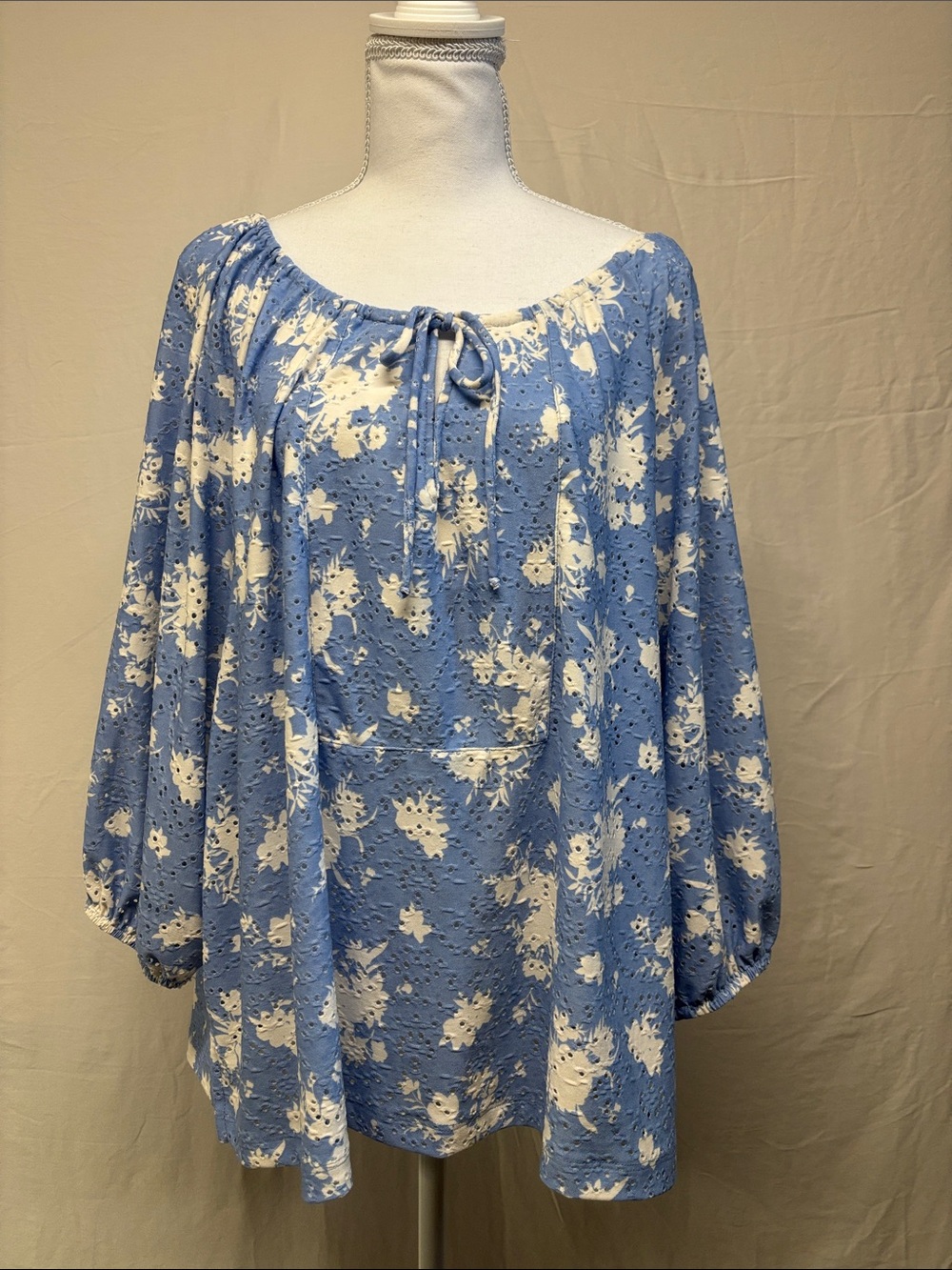 Northern Reflections Light Blue & White Floral Eyelet Peasant Blouse
